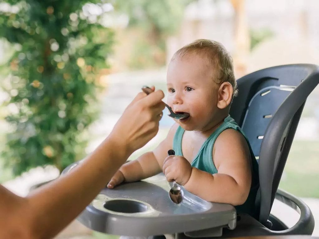 With Babies, Solid Food Introduction Need to Be Careful and Organized